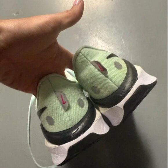 Nike Vomero Running Shoes for women EUC - Picture 3 of 5